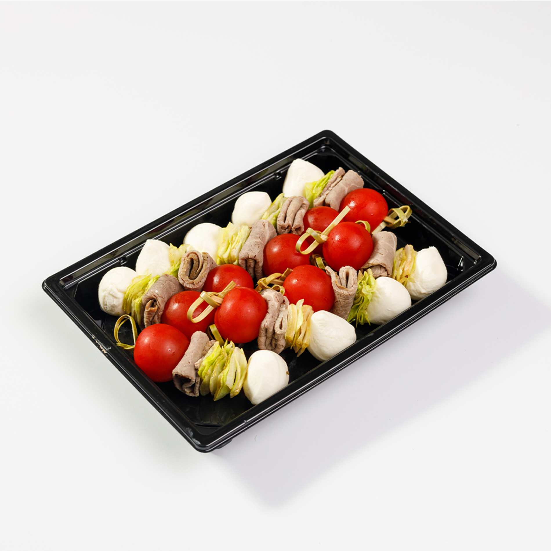 Канапе и салаты